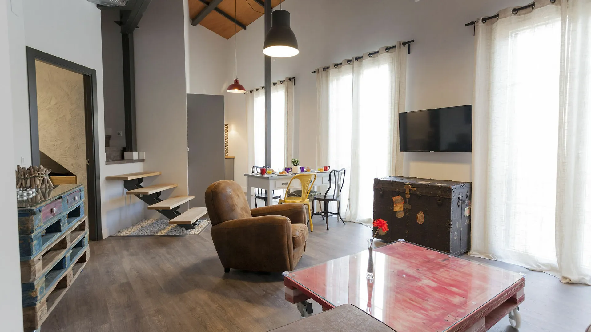 Graffiti Suites Malaga Apartment